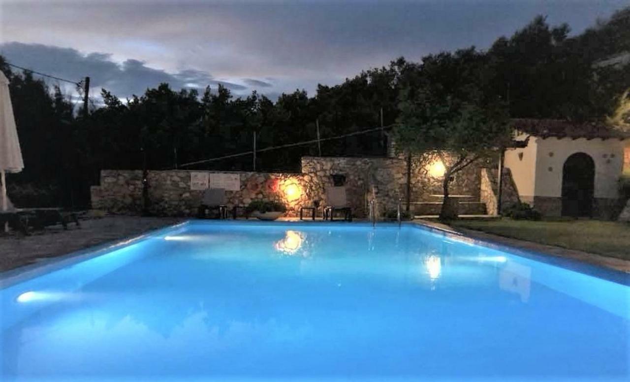 Villa Spartias Skiathos by Eksteriør billede